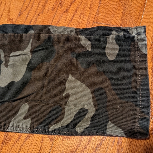 American Eagle camouflage jeans - corduroy - size 8 regular - brown green - mom - Picture 13 of 13